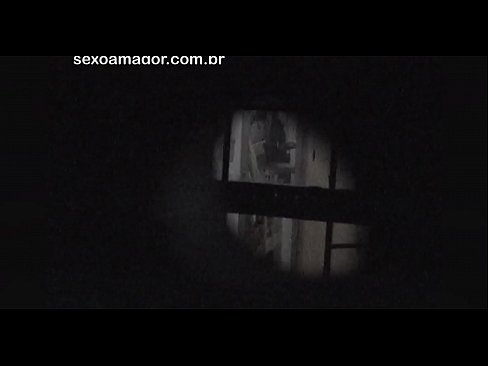 ❤️ Rubia es grabada en secreto por un voyeur del barrio escondido detrás de unos ladrillos huecos Video de sexo en es.np64.ru ❌️